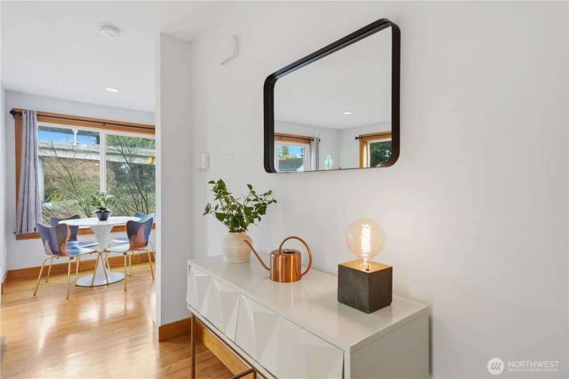 Property photo for 4037 7th Avenue Ne #a, Seattle photo 6