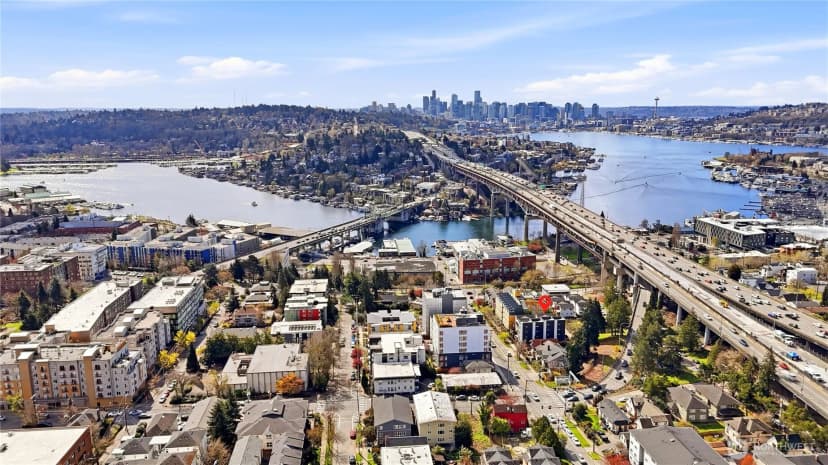 Property photo for 4037 7th Avenue Ne #a, Seattle photo 31