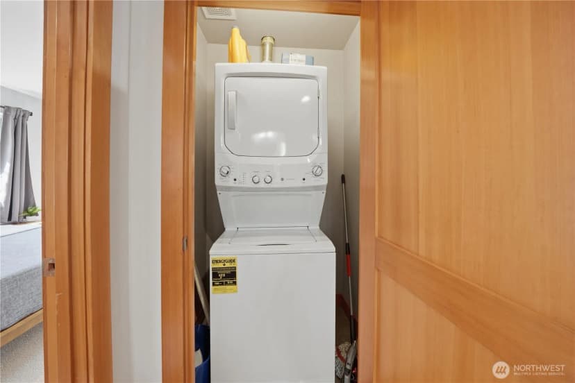Property photo for 4037 7th Avenue Ne #a, Seattle photo 21