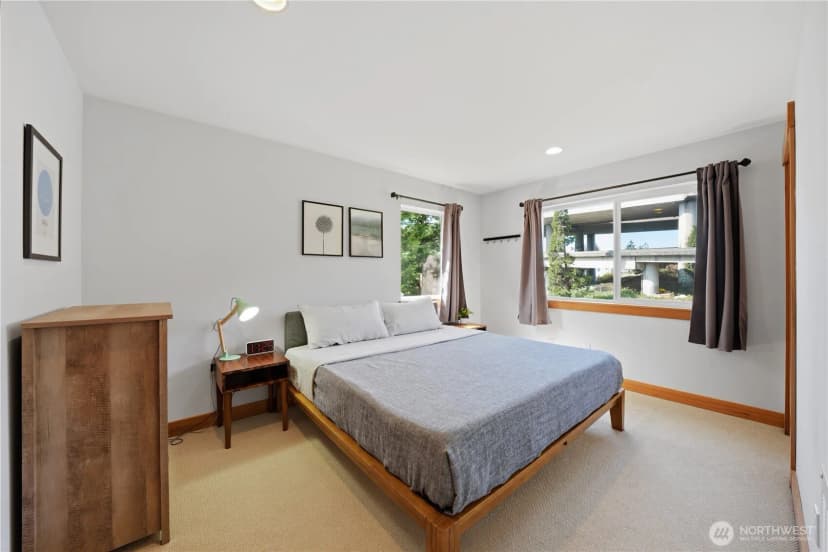 Property photo for 4037 7th Avenue Ne #a, Seattle photo 22