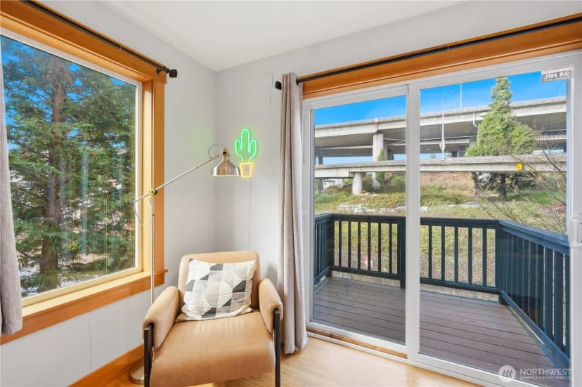 Property photo for 4037 7th Avenue Ne #a, Seattle photo 8