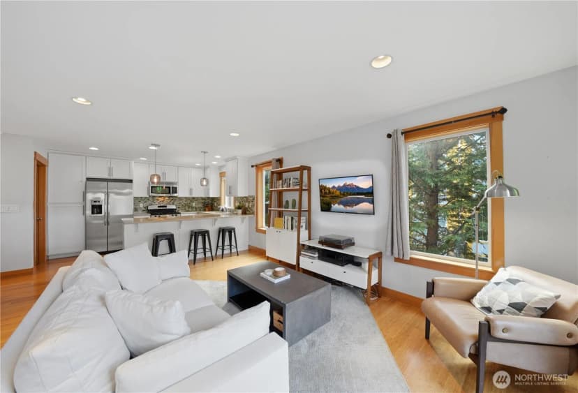 Property photo for 4037 7th Avenue Ne #a, Seattle photo 13