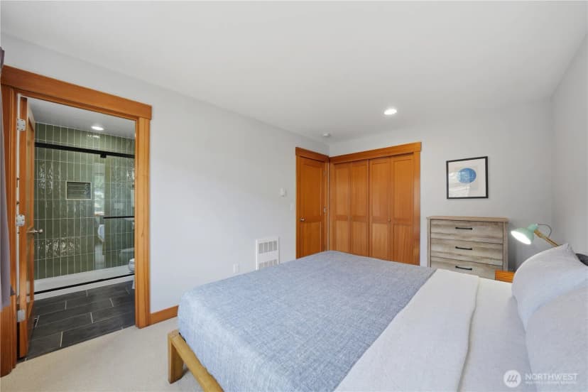 Property photo for 4037 7th Avenue Ne #a, Seattle photo 23