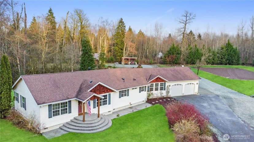 Property photo for 7203 Erna Lane, Sedro Woolley photo 2
