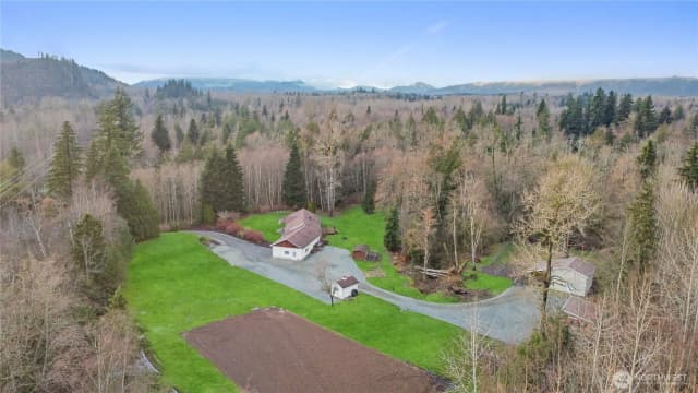 Property photo for 7203 Erna Lane, Sedro Woolley photo 3