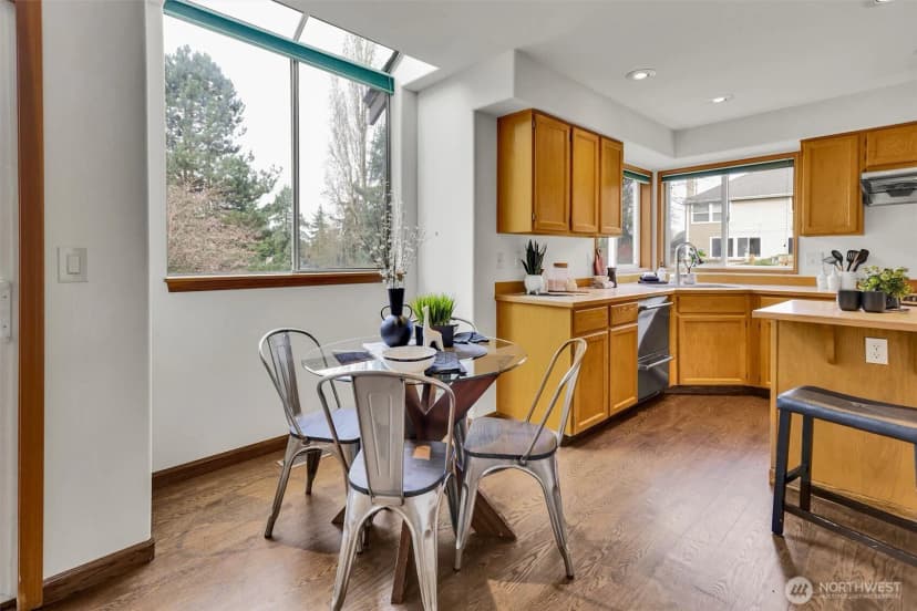 Property photo for 1613 Hoquiam Place Ne, Renton photo 8