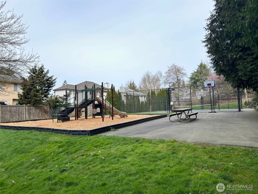Property photo for 1613 Hoquiam Place Ne, Renton photo 27