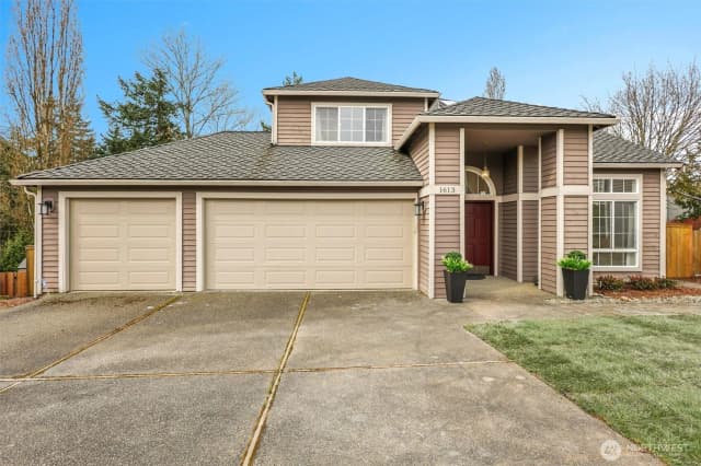 Property photo for 1613 Hoquiam Place Ne, Renton photo 2