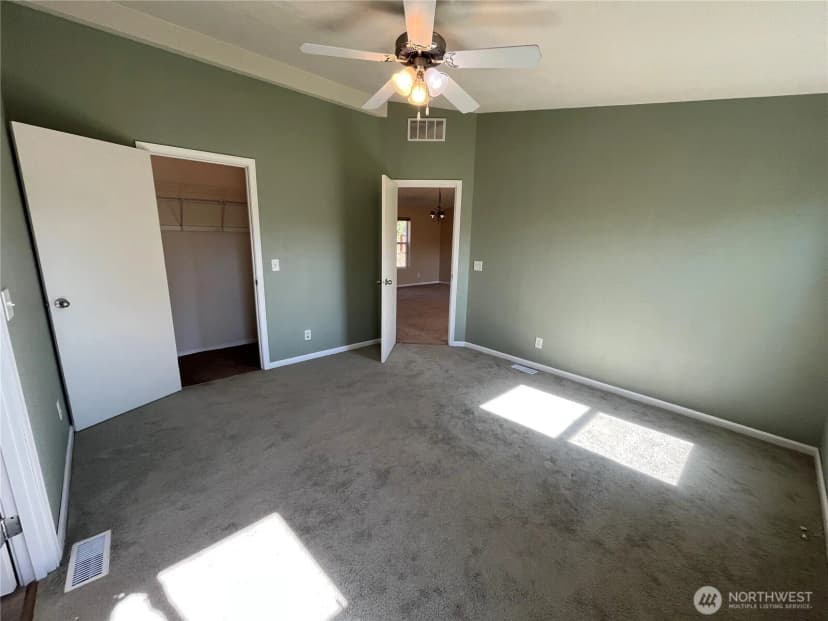 Property photo for 920 Castle Avenue, Winthrop photo 28