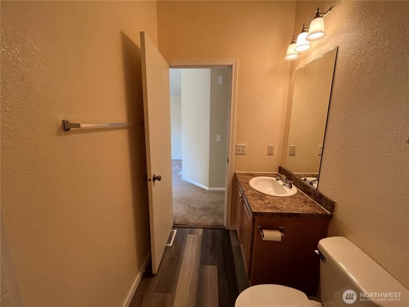 Property photo for 920 Castle Avenue, Winthrop photo 16