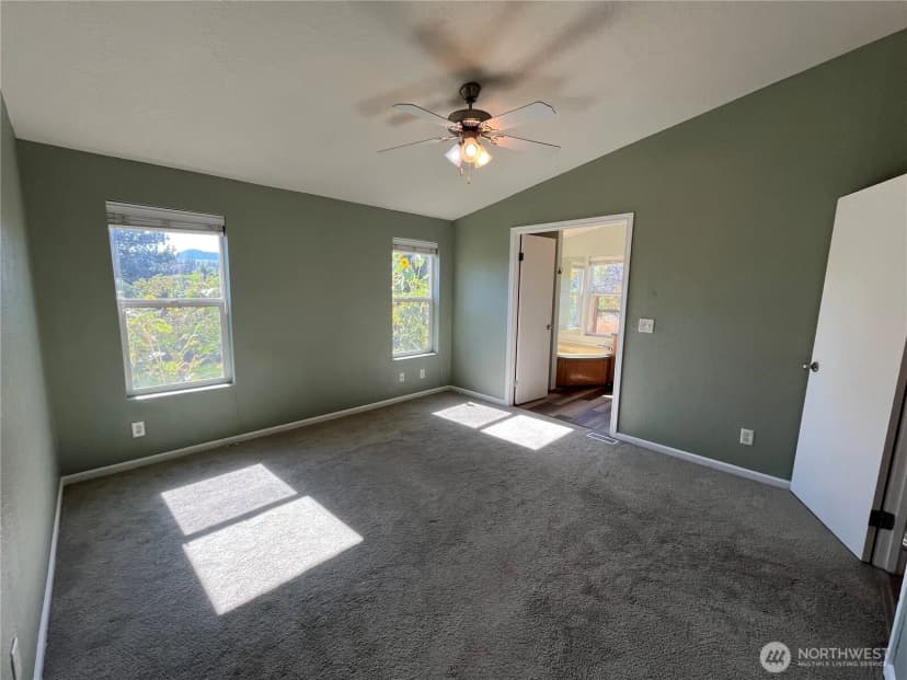 Property photo for 920 Castle Avenue, Winthrop photo 27