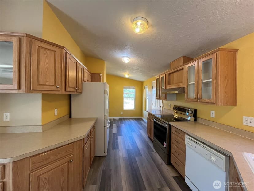Property photo for 920 Castle Avenue, Winthrop photo 24