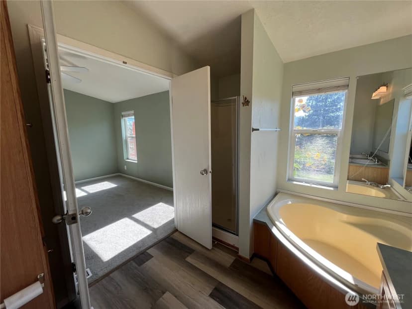 Property photo for 920 Castle Avenue, Winthrop photo 30