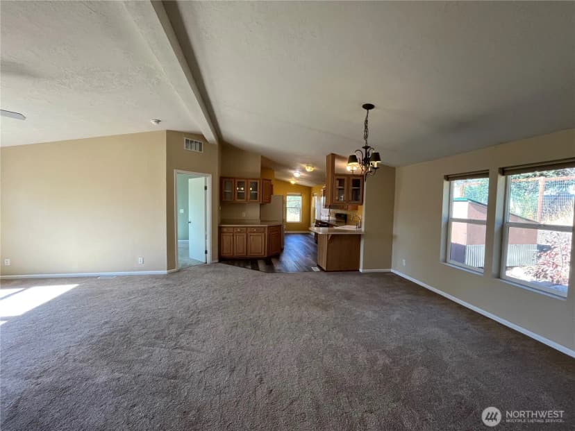 Property photo for 920 Castle Avenue, Winthrop photo 17