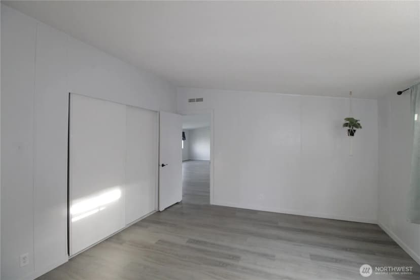 Property photo for 30425 6th Avenue S, Roy photo 24