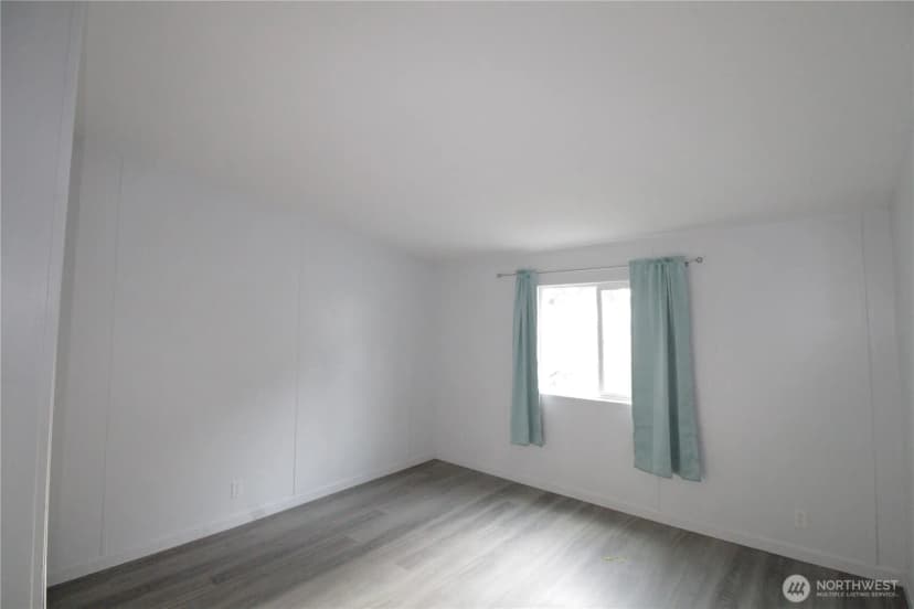 Property photo for 30425 6th Avenue S, Roy photo 28