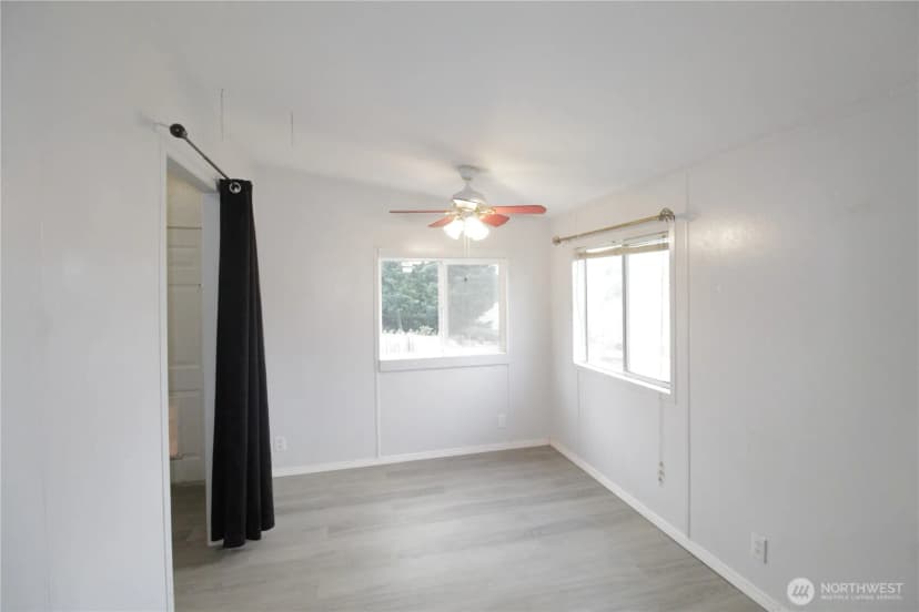 Property photo for 30425 6th Avenue S, Roy photo 21