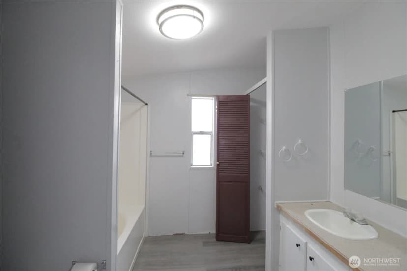 Property photo for 30425 6th Avenue S, Roy photo 26