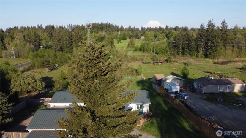 Property photo for 30425 6th Avenue S, Roy photo 9