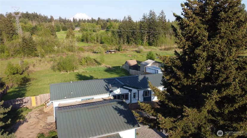 Property photo for 30425 6th Avenue S, Roy photo 5