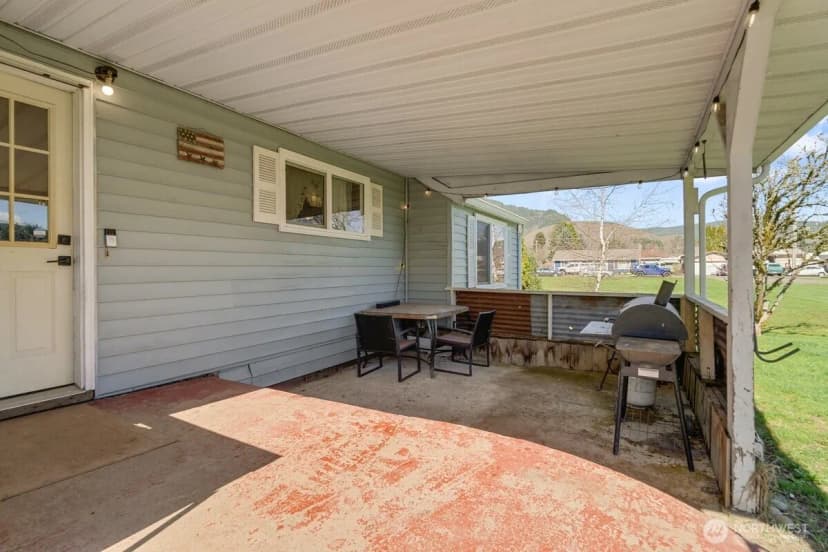 Property photo for 325 3rd Street, Morton photo 32