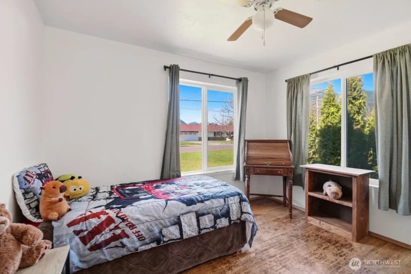 Property photo for 325 3rd Street, Morton photo 18