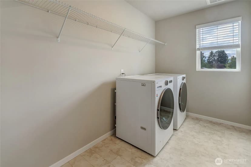 Property photo for 18318 37th Avenue Ct E, Tacoma photo 23