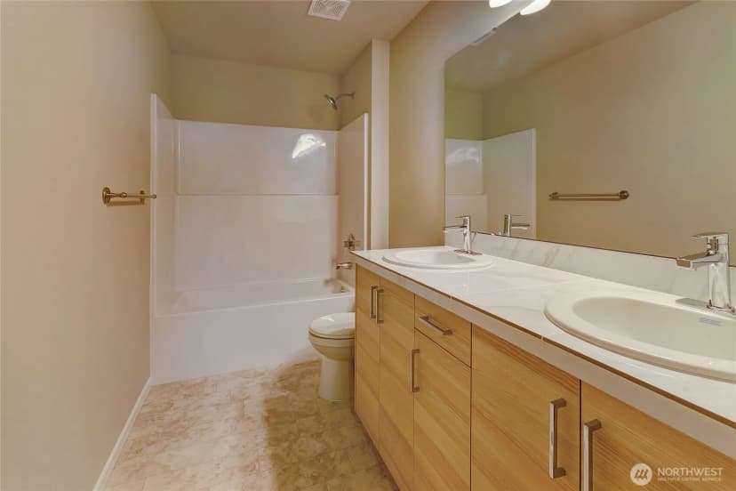 Property photo for 18318 37th Avenue Ct E, Tacoma photo 20