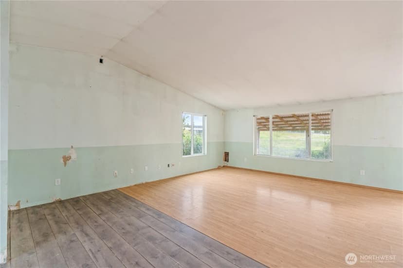 Property photo for 320 S 4th Street, Elma photo 5
