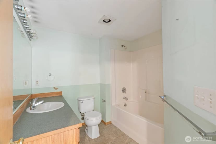 Property photo for 320 S 4th Street, Elma photo 12