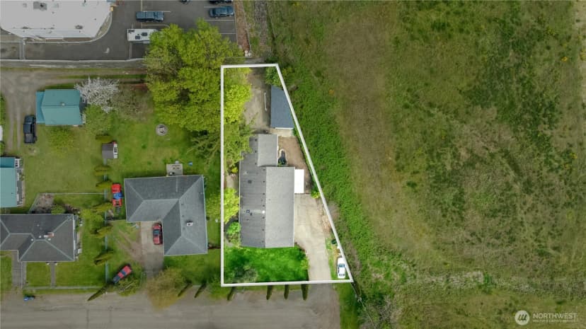 Property photo for 320 S 4th Street, Elma photo 31