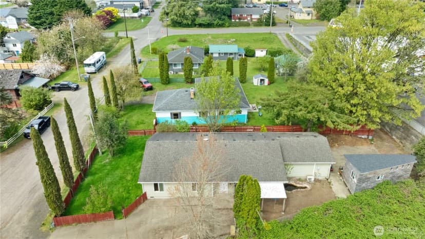 Property photo for 320 S 4th Street, Elma photo 2