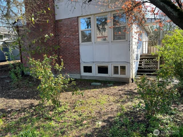 Property photo for 4053 Ne 55th Street, Seattle photo 4