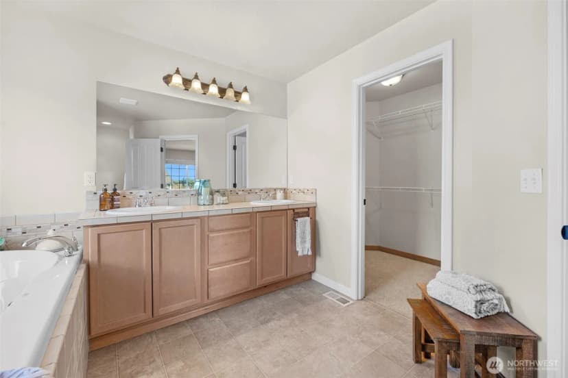 Property photo for 230 202nd Street Sw, Lynnwood photo 23