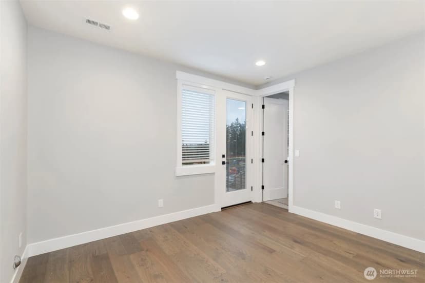 Property photo for 13042 75th Place S, Seattle photo 4