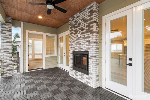 Property photo for 13042 75th Place S, Seattle photo 2