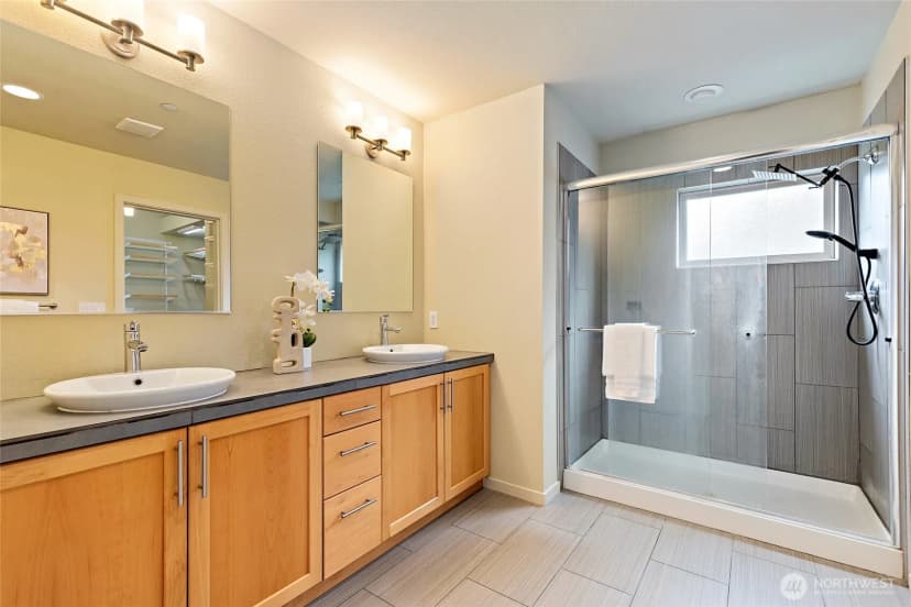 Property photo for 4206 213th Place Se, Issaquah photo 22