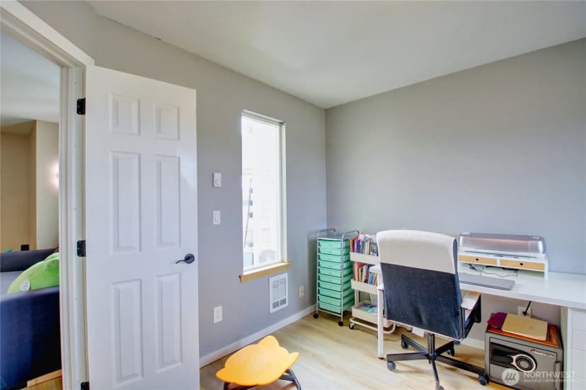 Property photo for 1812 N 30th Street, Mount Vernon photo 6