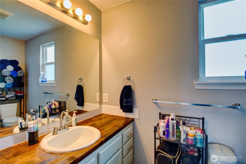Property photo for 1812 N 30th Street, Mount Vernon photo 21