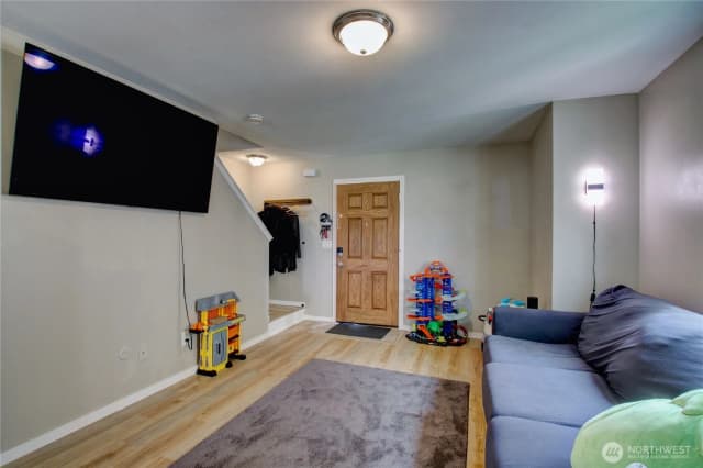 Property photo for 1812 N 30th Street, Mount Vernon photo 4