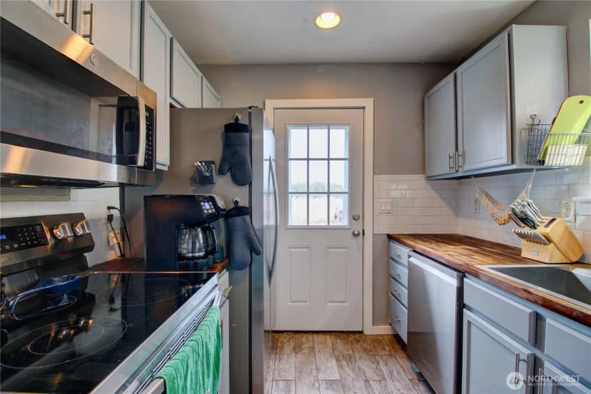 Property photo for 1812 N 30th Street, Mount Vernon photo 8