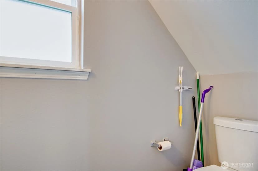 Property photo for 1812 N 30th Street, Mount Vernon photo 11