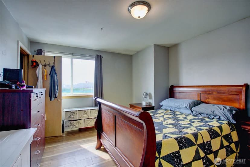 Property photo for 1812 N 30th Street, Mount Vernon photo 12