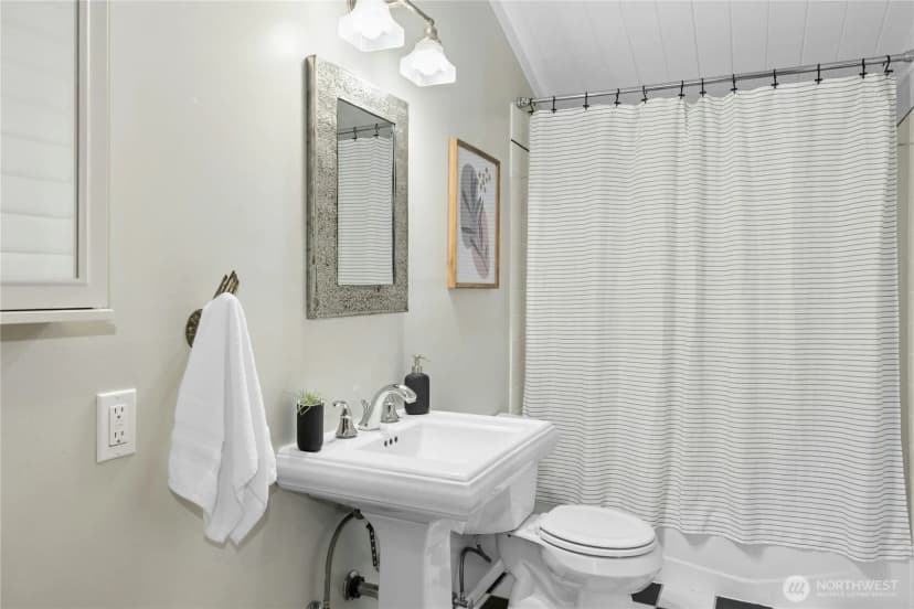 Property photo for 9420 Ne Eric Avenue, Bainbridge Island photo 19