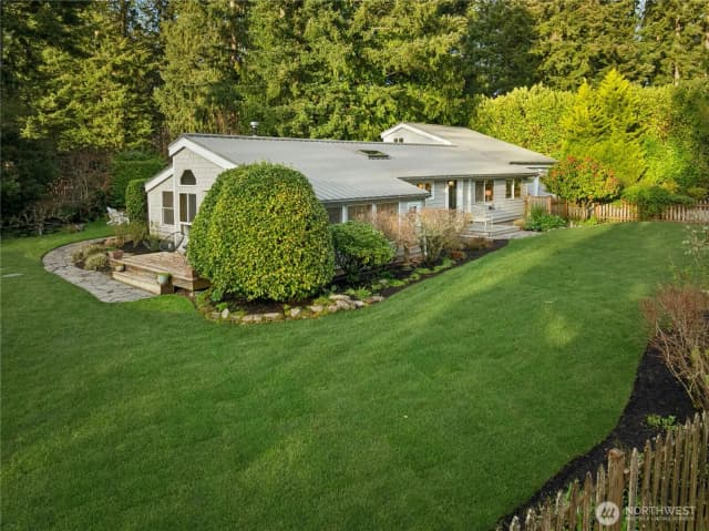 Property photo for 9420 Ne Eric Avenue, Bainbridge Island photo 2