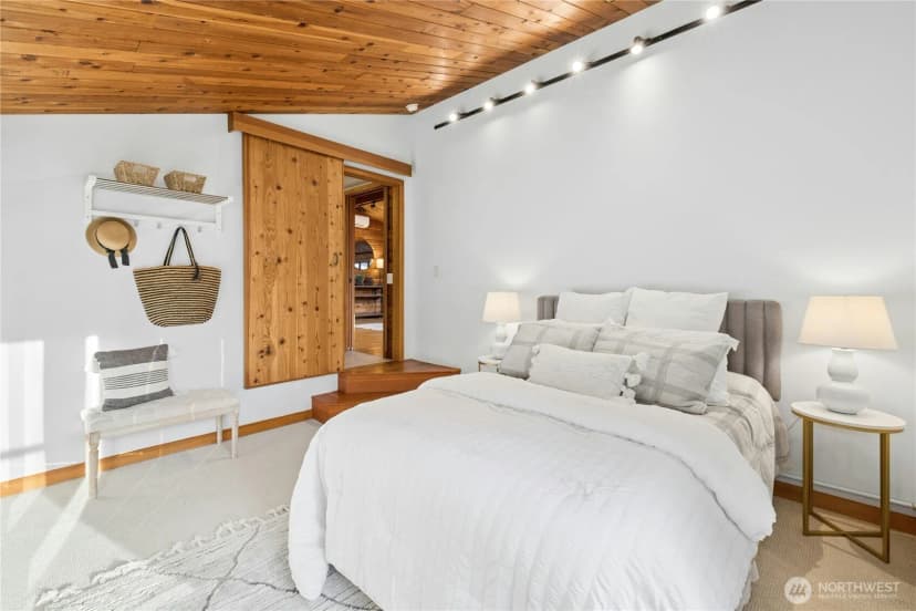 Property photo for 9420 Ne Eric Avenue, Bainbridge Island photo 15