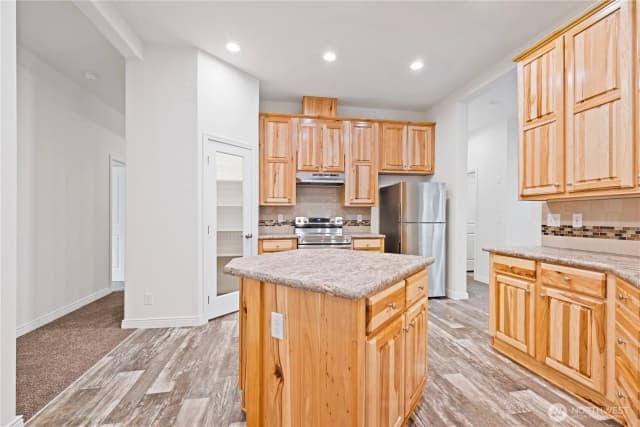 Property photo for 1728 Spirit Lake Highway, Castle Rock photo 4