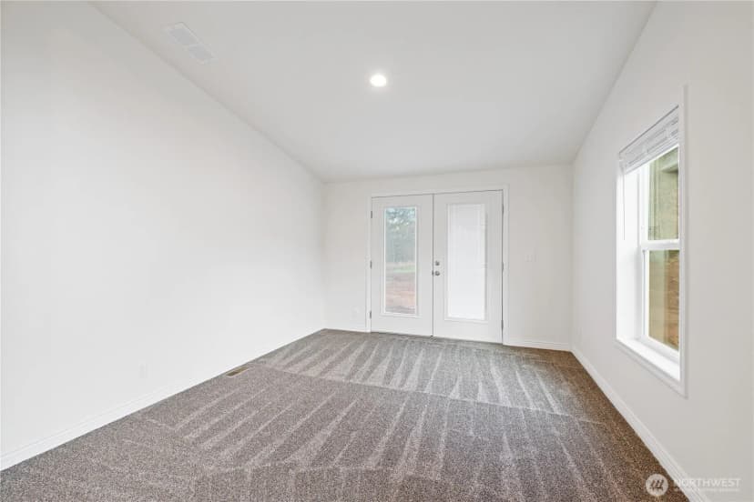 Property photo for 1728 Spirit Lake Highway, Castle Rock photo 13