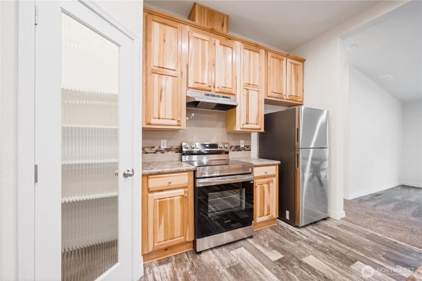 Property photo for 1728 Spirit Lake Highway, Castle Rock photo 6