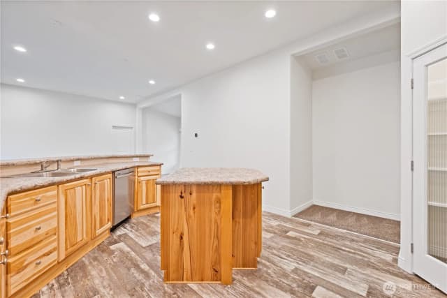 Property photo for 1728 Spirit Lake Highway, Castle Rock photo 5